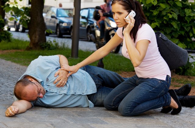 Cardiologi: Infarctul, cauza celor mai multe decese. La fiecare 30 de minute un roman sufera un infarct