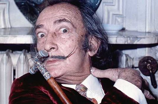 Salvador Dali a fost exhumat, iar celebra sa mustaţă a rămas intactă aproape 30 de ani