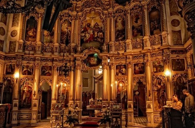 Mitropolia Moldovei si Bucovinei i-a solicitat episcopului de Husi sa nu mai slujeasca pana la sedinta Sinodului BOR