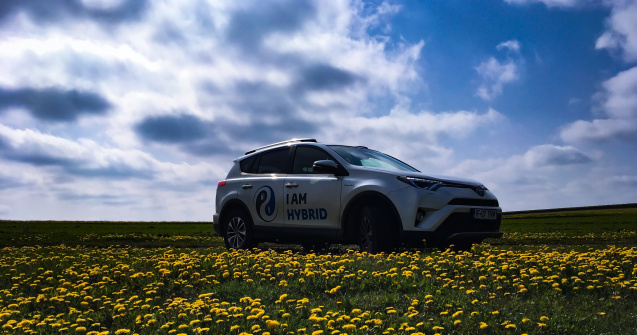 TEST-DRIVE. Toyota RAV4 Hybrid inveleste puterea in serenitate