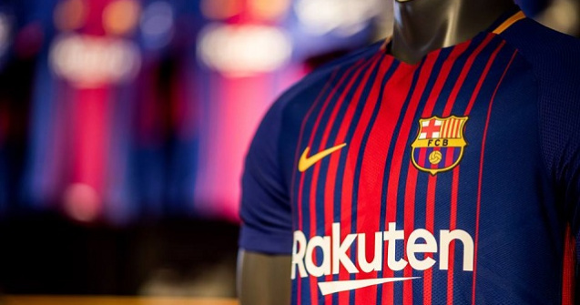 Peste 3.000 de fani au participat in New York la realizarea unui mozaic urias reprezentand tricoul FC Barcelona