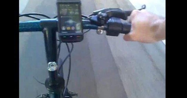  Video  S-a lansat incarcatorul de telefon pentru bicicleta