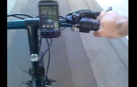  Video  S-a lansat incarcatorul de telefon pentru bicicleta