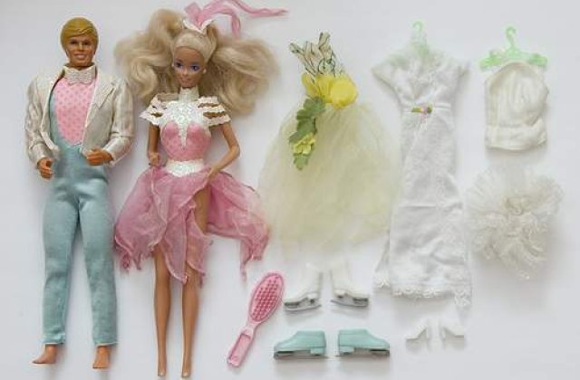 Ken vrea sa o recucereasca pe Barbie