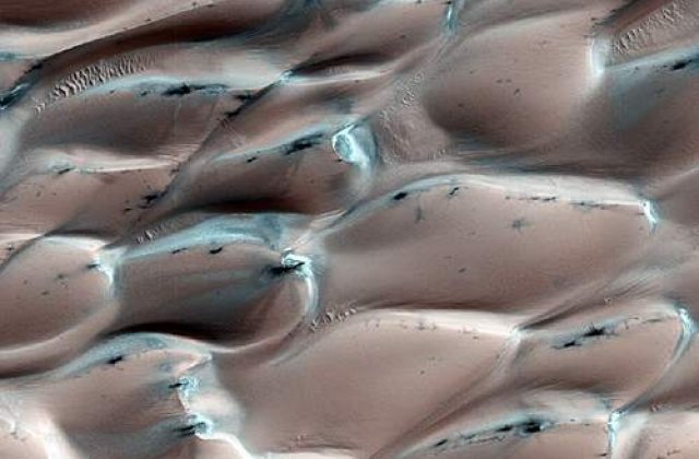 Dunele de nisip de pe Marte se deplaseaza