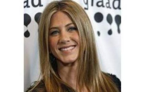  Video  Jennifer Aniston a primit un vibrator pentru sani