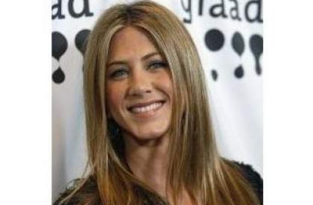 [VIDEO] Jennifer Aniston a primit un vibrator pentru sani
