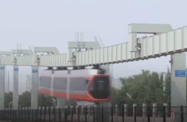 [VIDEO] China testeaza cel mai rapid tren suspendat din tara