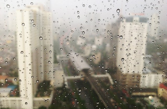 Cod GALBEN de vijelii si ploi torentiale in 24 de judete, de luni seara pana miercuri dimineata