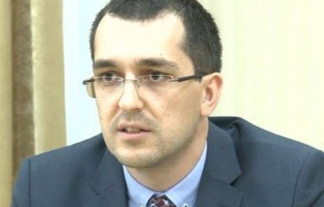 Vlad Voiculescu: E in Ministerul Sanatatii un inalt functionar care ducea acte la PSD. Are 20.000 de lei salariu