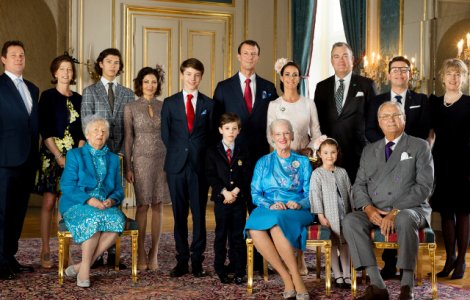  Top  10 imagini cu familii regale din toata lumea