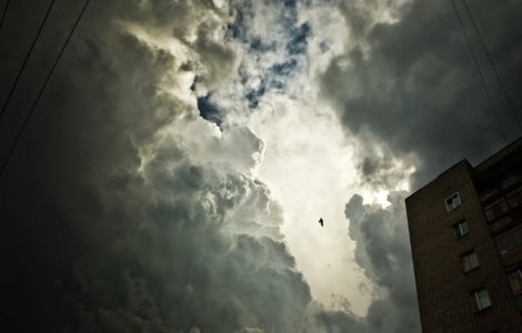 Cod portocaliu si cod galben de furtuni in mai multe zone din tara. Ce judete sunt vizate