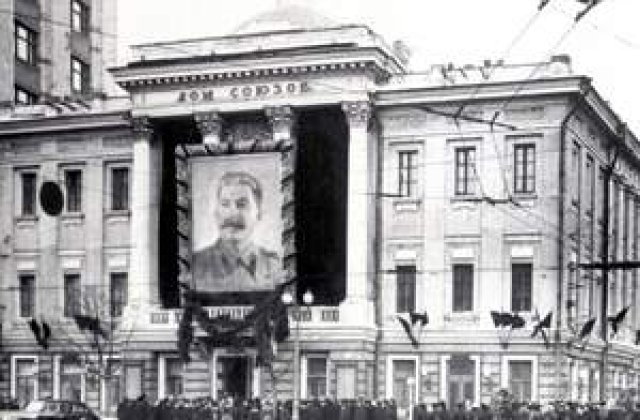 Stalin a vrut sa protejeze Polonia de Hitler inainte de invazie