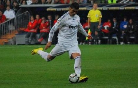 Ziua fotbalului: Hagi face 46 de ani iar Ronaldo 26!