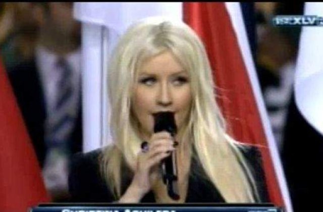 [VIDEO] Christina Aguilera a uitat imnul national
