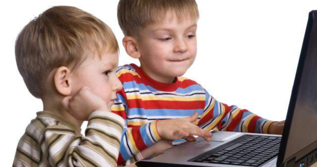 Pericolul internetului pentru copiii din Romania