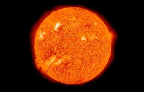  Video  Prima imagine 3D a Soarelui