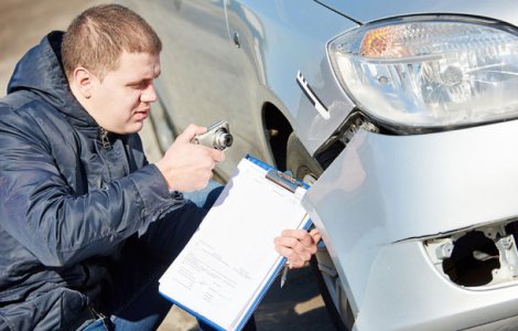 Normele de aplicare pentru legea RCA au fost aprobate: soferul alege service-ul si pastreaza clasa bonus la schimbarea masinii