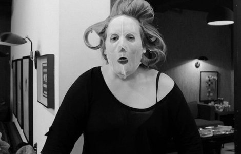  Top  TOP 9 vedete cu simtul umorului. Imaginile amuzante pe care le-au postat pe Internet