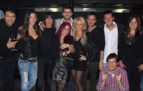 Pique si Shakira, poza de 150.000 de euro pe Facebook!