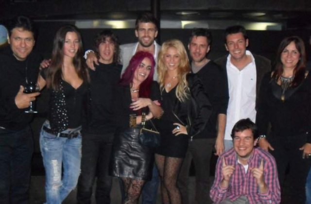 Pique si Shakira, poza de 150.000 de euro pe Facebook!