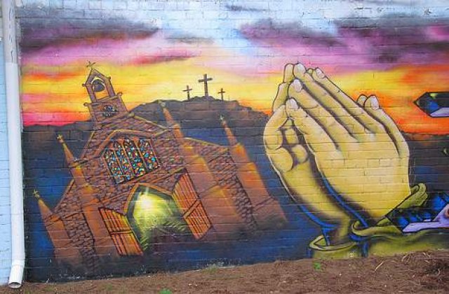 Indonezia: Musulmanii extremisti au incediat doua biserici