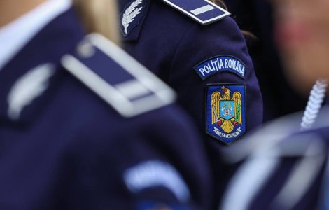 Doi politisti au fost raniti de principalul suspect al cazului pe care il investigau