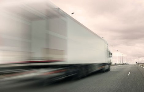 Cinci infractori romani au folosit o tehnica din filmul Fast and Furious pentru a fura telefoane Apple in valoare de 500.000 de euro