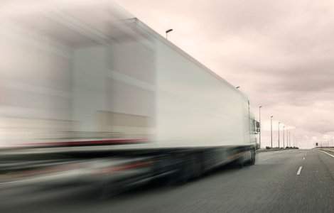 Cinci infractori romani au folosit o tehnica din filmul Fast and Furious pentru a fura telefoane Apple in valoare de 500.000 de euro