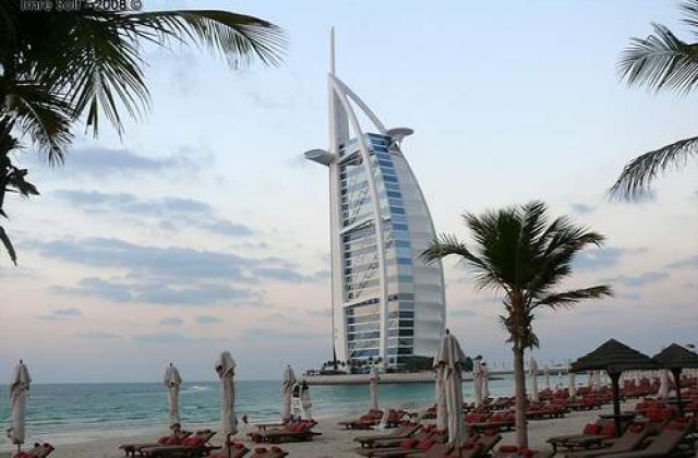 Burj al Arab recruteaza romani!