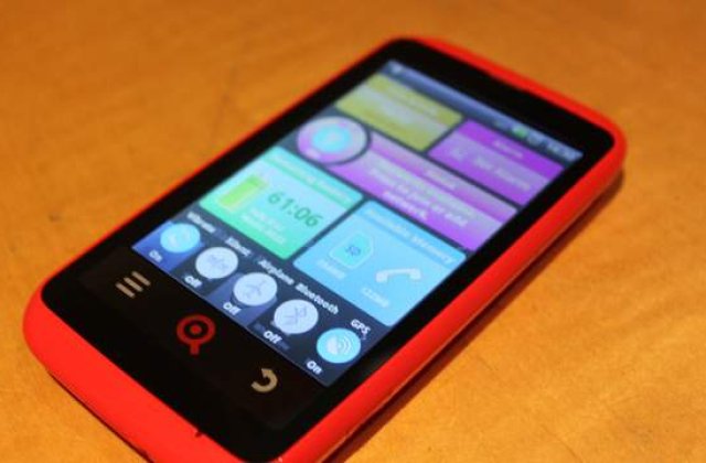 Facebook lanseaza propriul smartphone