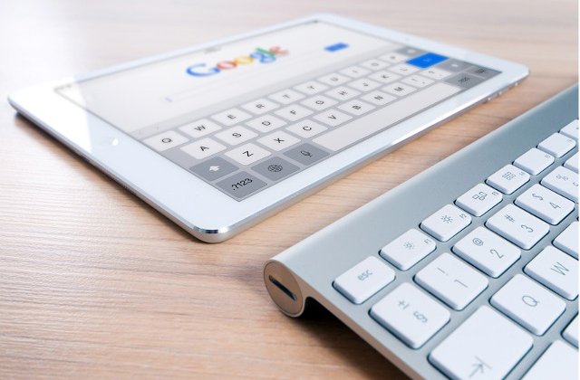 Studiu: Cautarile pe Google despre sinucidere au crescut dupa lansarea unui serial controversat