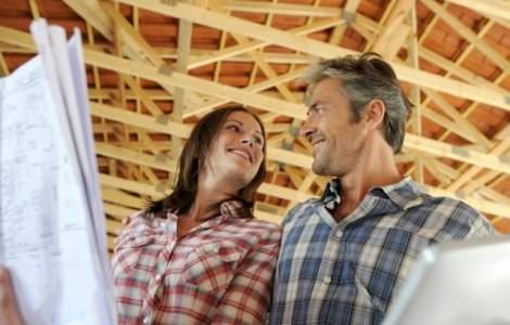 Casa de-a gata sau de la zero? Ce avantaje si dezavantaje sunt pentru fiecare varianta