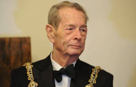  Top  10 reguli de conduita in interactiunea cu Familia Regala a Romaniei