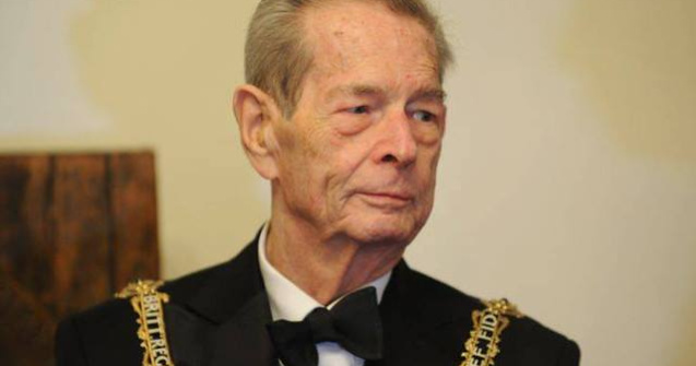  Top  10 reguli de conduita in interactiunea cu Familia Regala a Romaniei