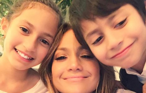  Top   Foto  Top 10+1 vedete internationale care au gemeni