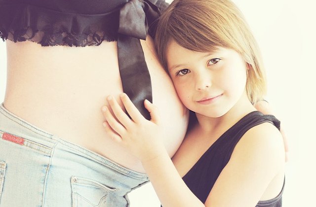 Guvernul aproba astazi plafonarea indemnizatiilor pentru cresterea copilului la 8.500 lei