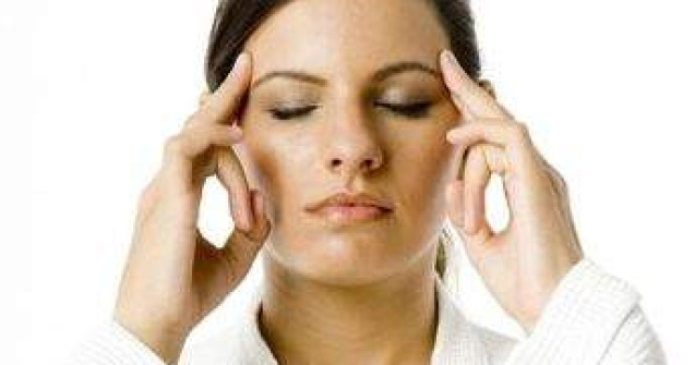 Remedii naturiste simple pentru durerile de cap