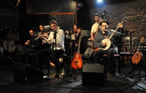  Video  Byron lanseaza albumul "Perfect" in Silver Church