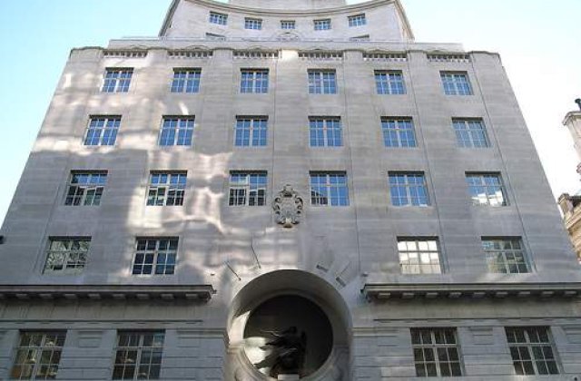 Reuters va face sute de disponibilizari in 2011