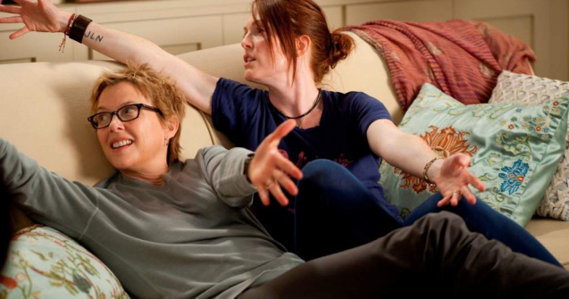  Video  Mama lesbiana din "The Kids are all right", prezentatoare la Oscar