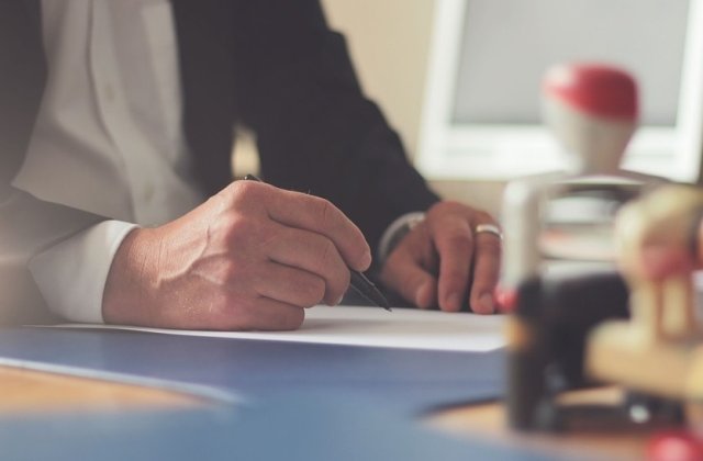 USR propune o lege prin care sa fie interzisa reangajarea la stat a persoanelor pensionate anticipat cu pensie de serviciu