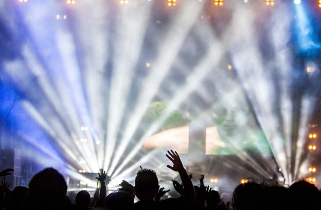 Dire Straits Experience va sustine trei concerte in Romania