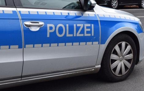 Germania: Un mort si 12 raniti, dupa ce vehicule au intrat in multime