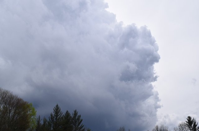 De la cod rosu de canicula la ploi torentiale. In zonele de campie, vremea caniculara se va mentine si pe parcursul saptamanii viitoare