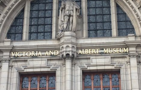 Directorul Victoria and Albert Museum i-a cerut scuze unei femei deranjate in timp ce isi alapta copilul