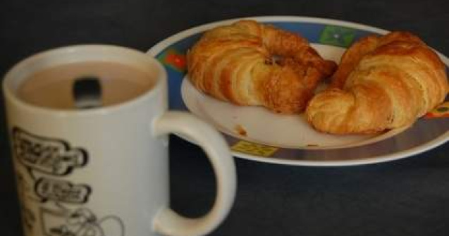 Ce fac elevii cu cornul si laptele de la scoala