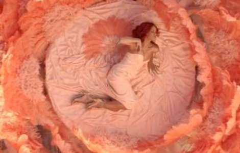  Video  Rihanna, sexy intr-o nou reclama