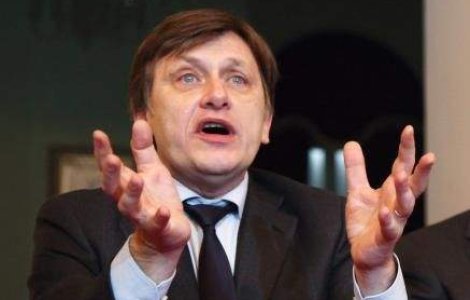 Ce i-a luat Antonescu sotiei de Valentine&#39;s Day?