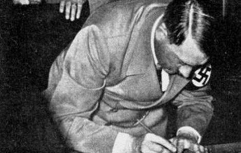 Cat valoreaza biroul lui Hitler?